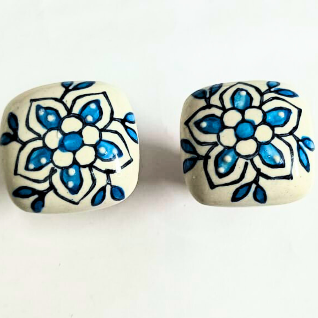 Decorative Ceramic Wine Bottle Stopper with Blue Floral Design | Handcrafted White Ceramic Top with Natural Cork Base | Reusable, Eco-Friendly Kitchen & Bar Accessory
