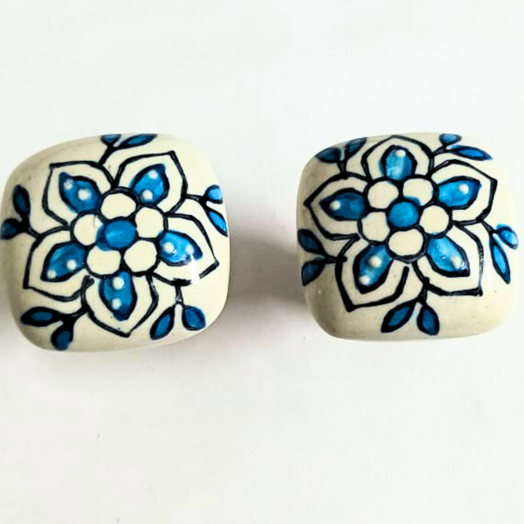 Decorative Ceramic Wine Bottle Stopper with Blue Floral Design | Handcrafted White Ceramic Top with Natural Cork Base | Reusable, Eco-Friendly Kitchen & Bar Accessory