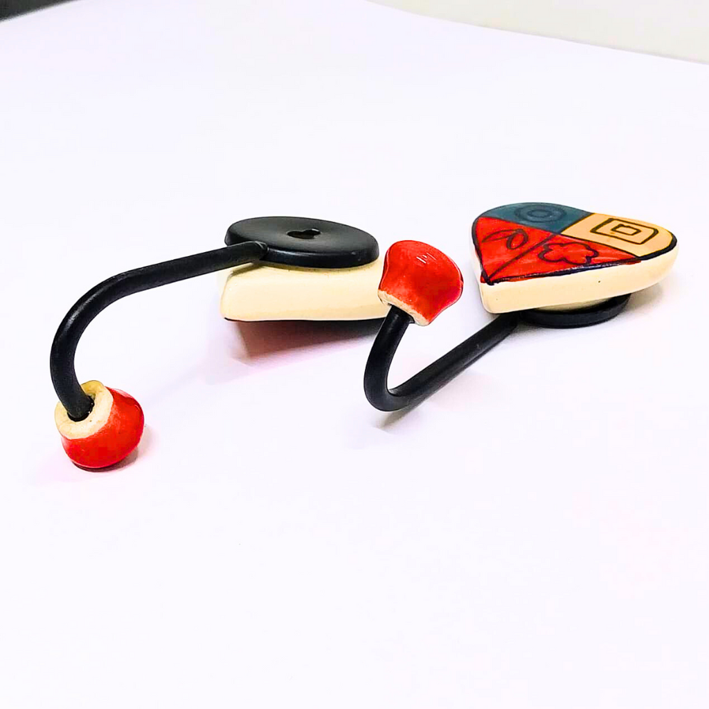 Decorative Heart Wall Hooks with Tribal Pattern – Red & Blue, Set of 2, Durable Metal Hooks for Hanging Keys, Towels, or Accessories